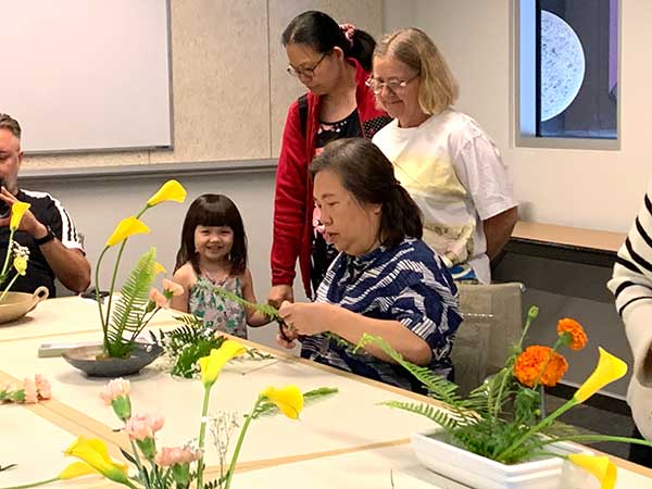 Ikebana on Halsted - Ohara School of Ikebana Chicago Class Kogetsukai Ikebana